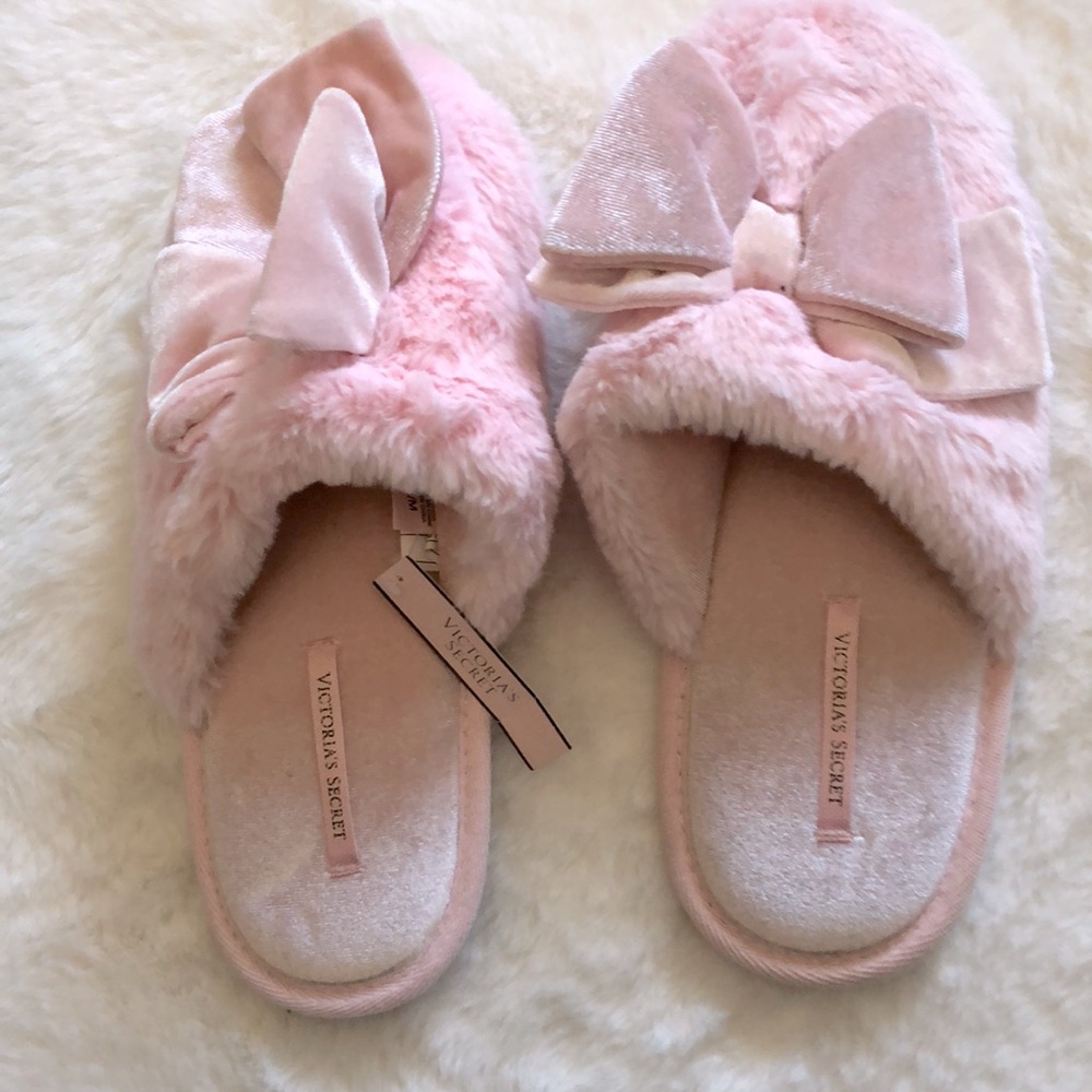 Victoria’s Secret Slippers -NWT/Size M